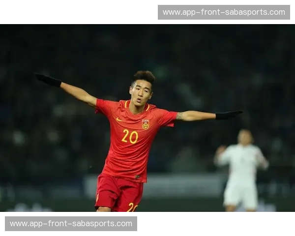 巅峰对决,荣耀之战:上港vs鲁能集锦,点燃你的足球激情!