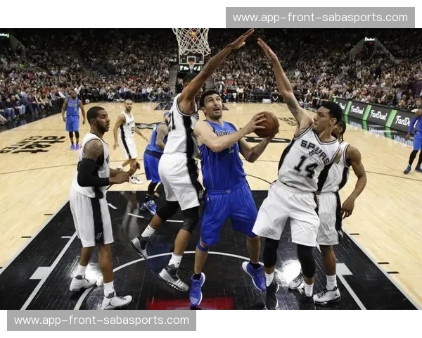 巅峰对决,历史回响:2003年5月1日,马刺与小牛的经典之战